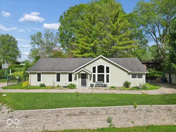 $315,000 | 921 East Main Street, Greenfield, IN 46140