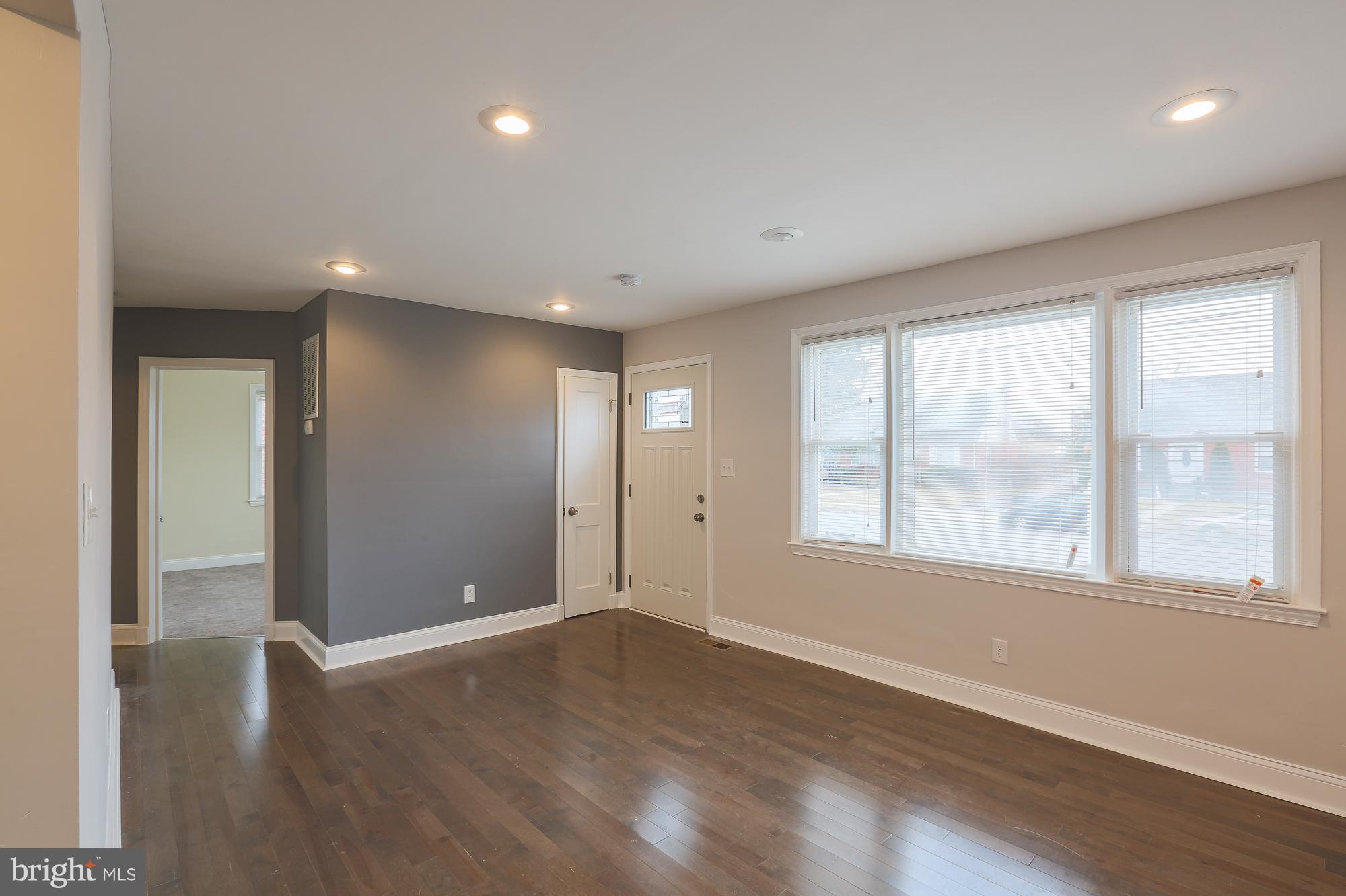 3524 Wild Cherry Road Baltimore, MD 21244 - Photo 9 of 29 Living Room