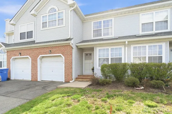 $625,000 | 110 Castle Pointe Boulevard, Piscataway, NJ 08854