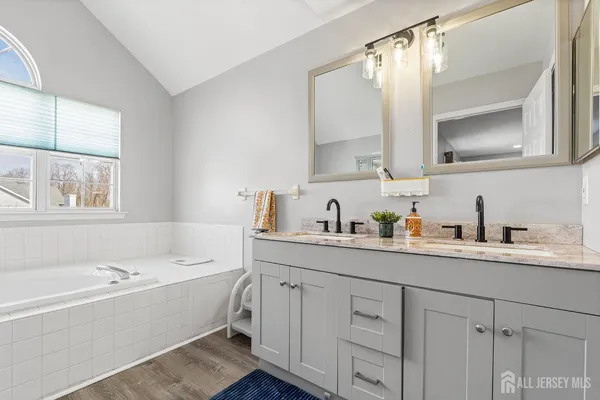 $625,000 | 110 Castle Pointe Boulevard, Piscataway, NJ 08854