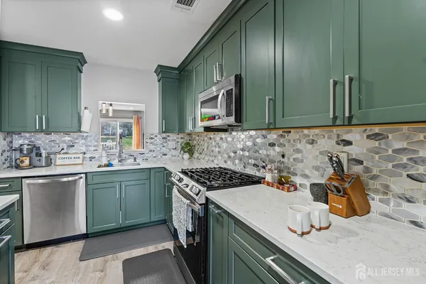 $625,000 | 110 Castle Pointe Boulevard, Piscataway, NJ 08854