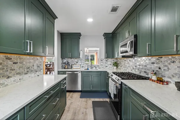 $625,000 | 110 Castle Pointe Boulevard, Piscataway, NJ 08854