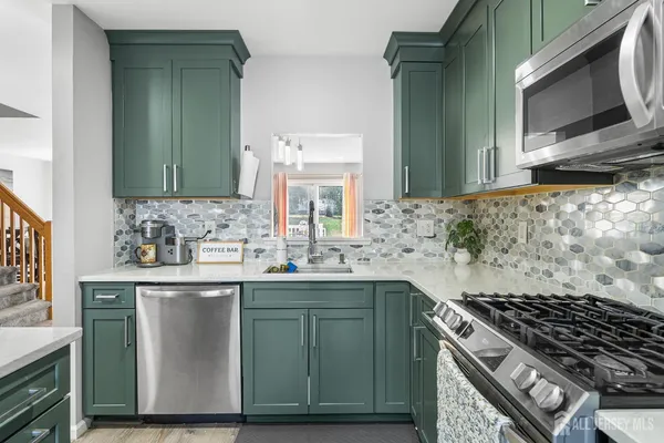 $625,000 | 110 Castle Pointe Boulevard, Piscataway, NJ 08854