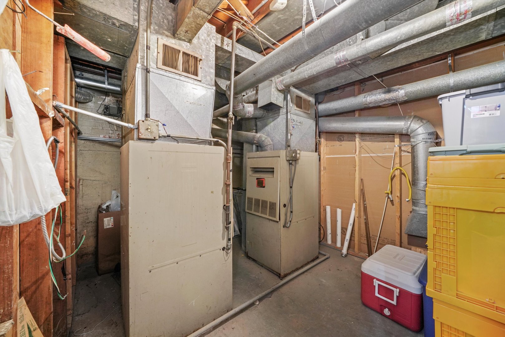3401 Jackson Street Bellwood, IL 60104 - Photo 14 of 26 a utility room with dryer and washer