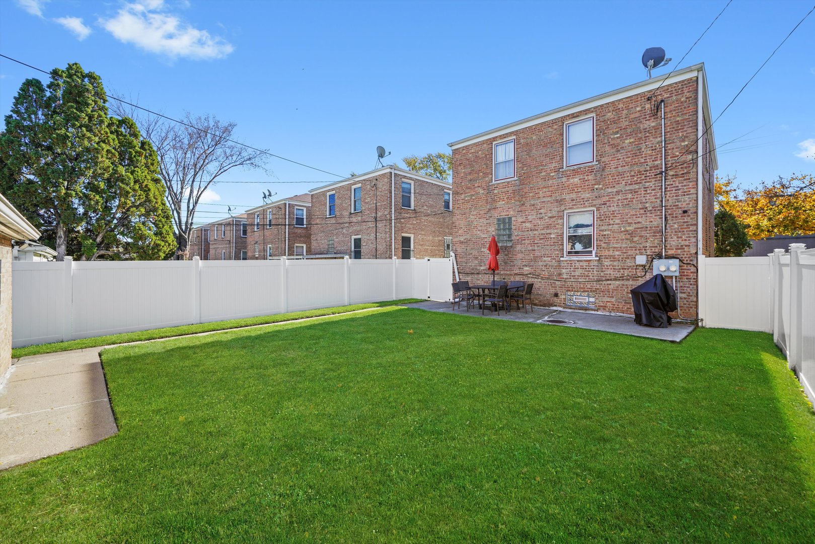 3401 Jackson Street Bellwood, IL 60104 - Photo 18 of 26 a house view with a garden space