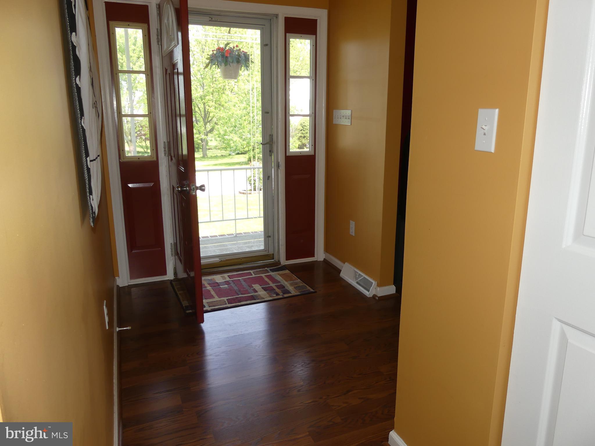 212 Ridley Drive York, PA 17402 - Photo 30 of 68 Foyer