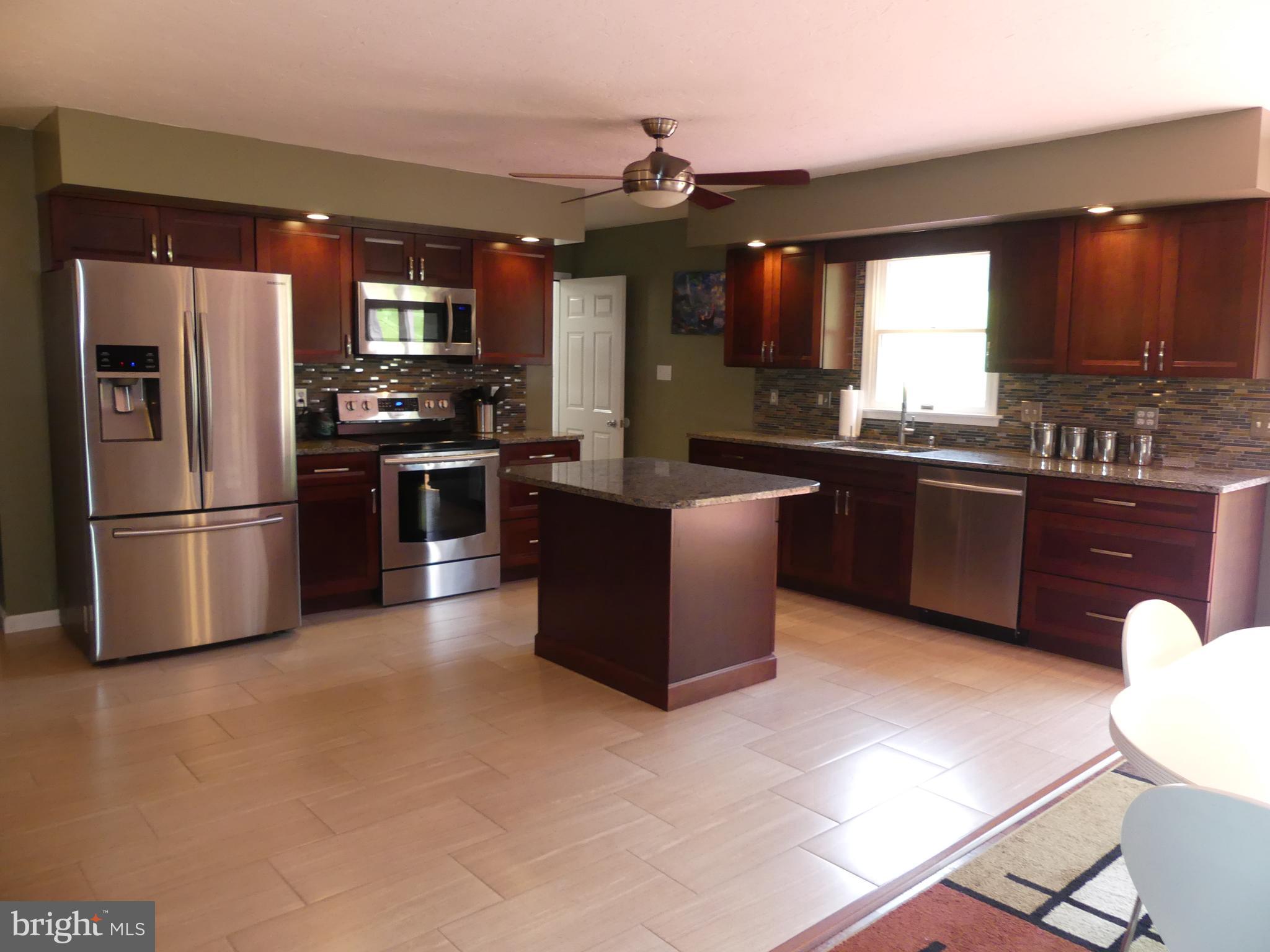 212 Ridley Drive York, PA 17402 - Photo 32 of 68 Expansive Kitchen