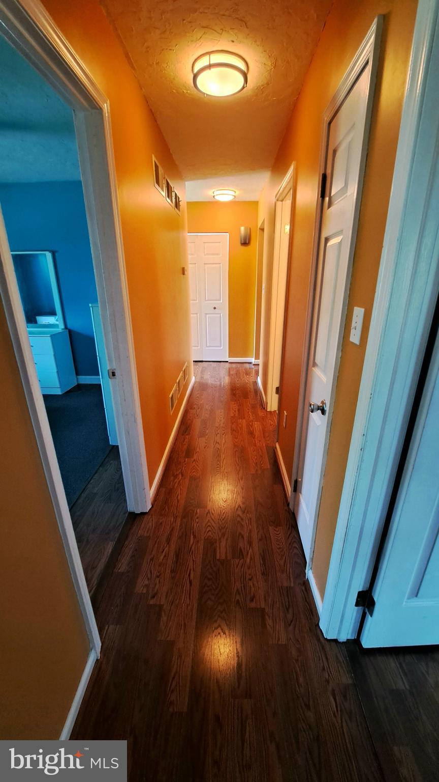 212 Ridley Drive York, PA 17402 - Photo 42 of 68 a view of entryway