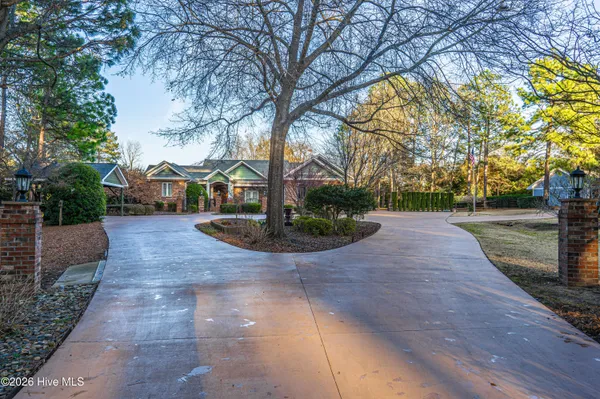 $1,300,000 | 415 Manley Avenue, Southern Pines, NC 28387