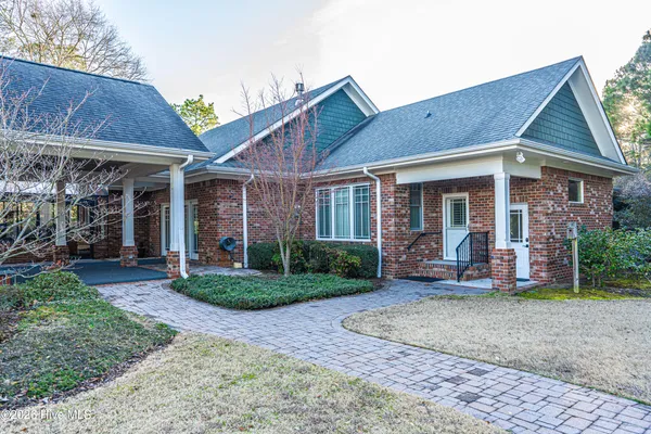 $1,300,000 | 415 Manley Avenue, Southern Pines, NC 28387