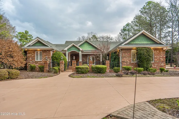 $1,300,000 | 415 Manley Avenue, Southern Pines, NC 28387