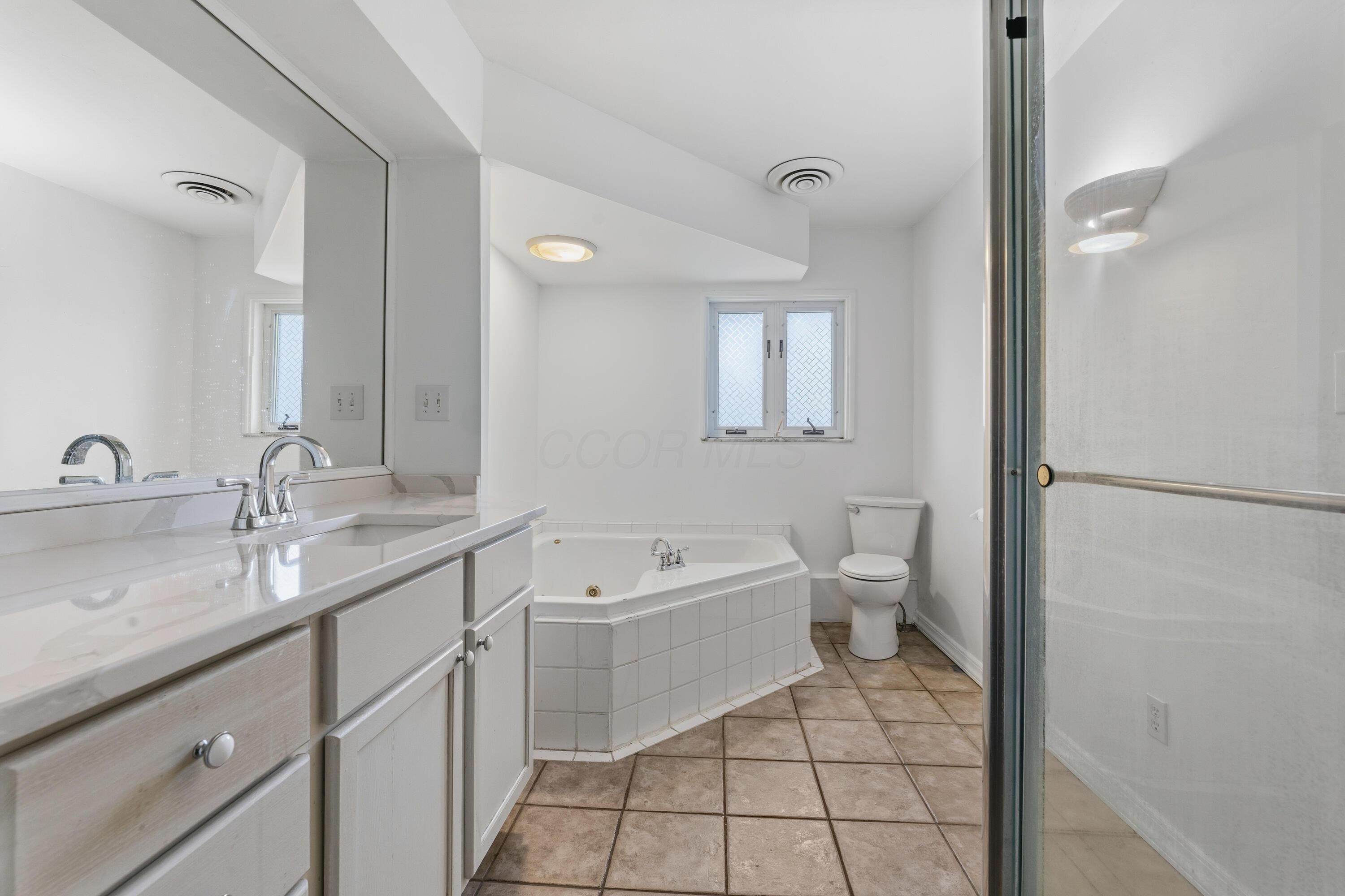 4356 Dublin Road Columbus, OH 43221 - Photo 12 of 77