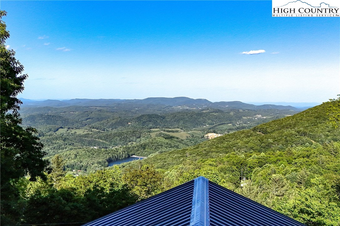 1000 Running Deer Trail Boone, NC 28607 - Photo 3 of 47 Gallery Image 3