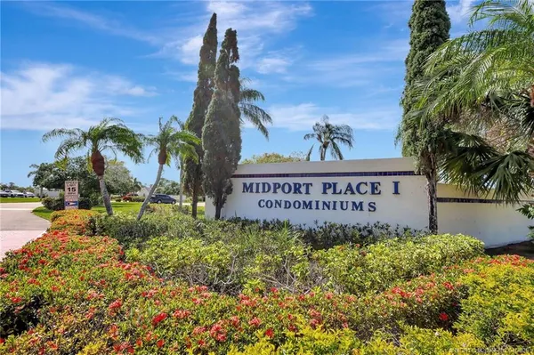 $1,895 | 1564 Southeast Royal Green Circle, Unit 104, Port St. Lucie, FL 34952