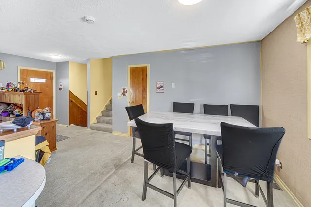 $349,999 | 352 Sioux Lane, Carol Stream, IL 60188