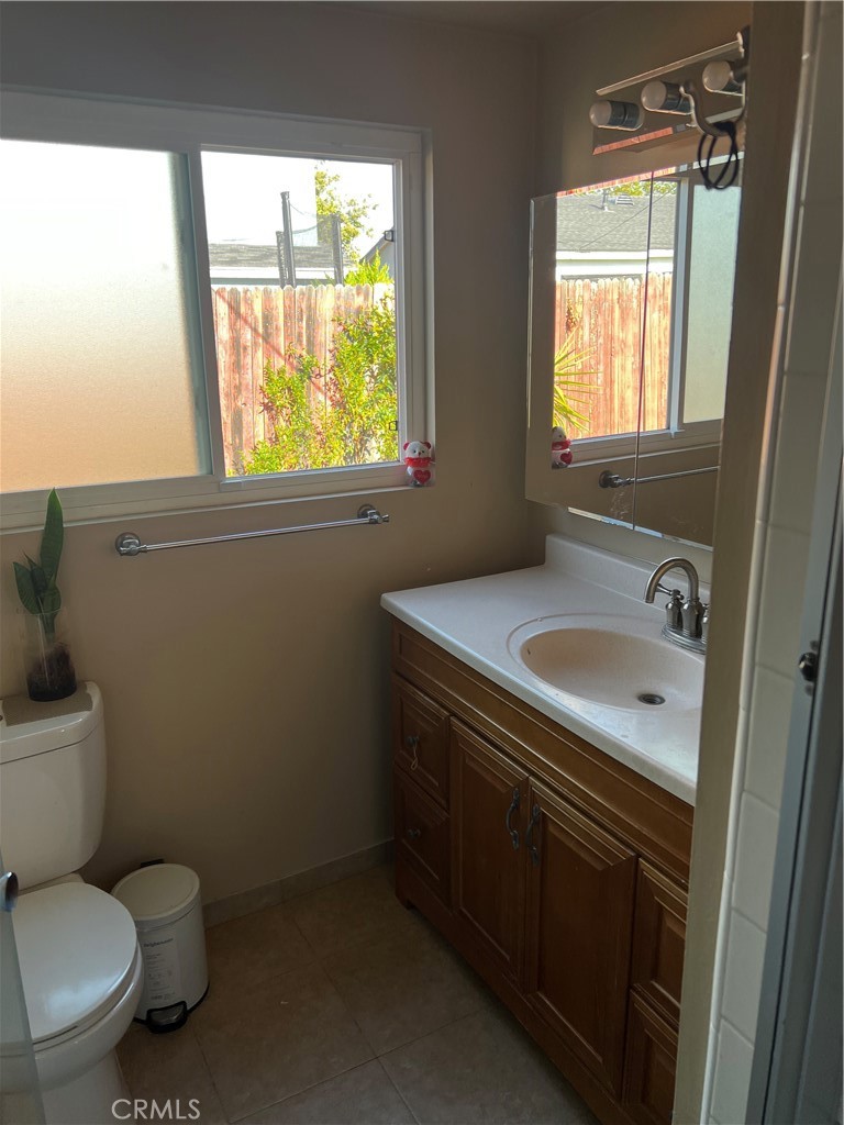 20002 Tajauta Avenue Carson, CA 90746 - Photo 25 of 32 Master Bedroom Bathroom