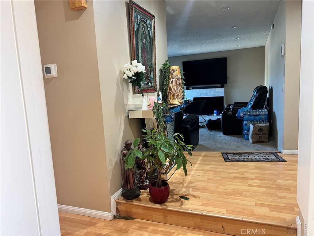 20002 Tajauta Avenue Carson, CA 90746 - Photo 6 of 32 Entrance area from hallway