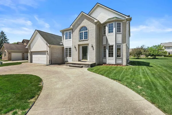 $495,000 | 46325 Glen Eagle Drive, Utica, MI 48315
