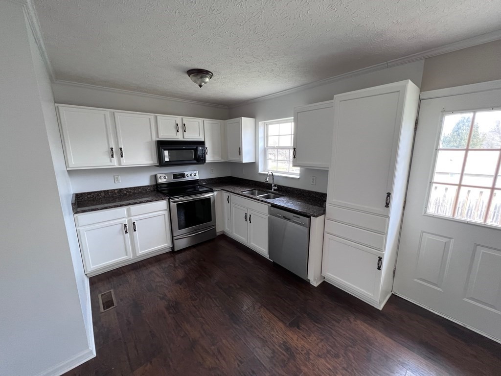 1705 Meadow Ridge Circle Sevierville, TN 37862 - Photo 6 of 19