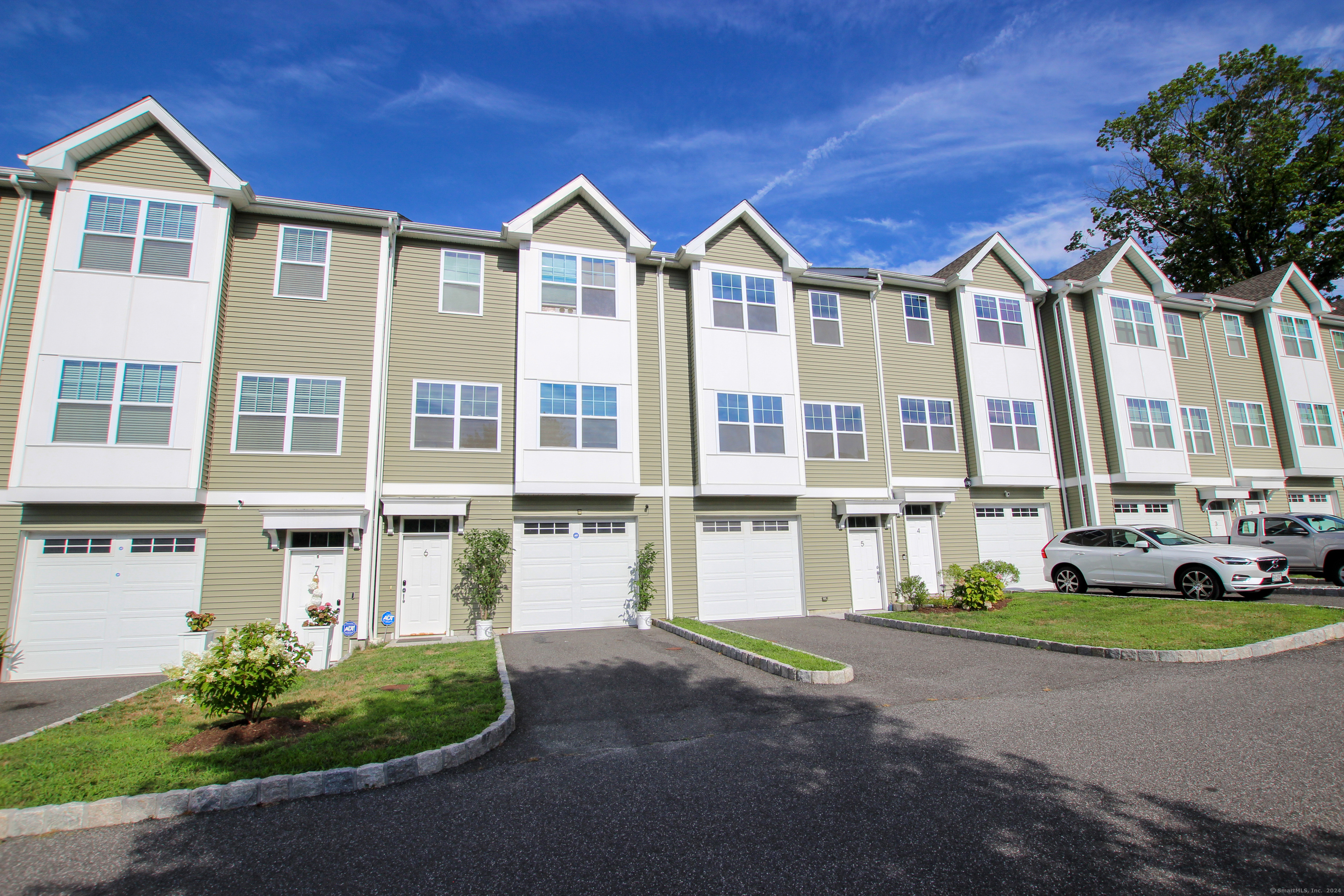 5 Laurel Hill Road, Unit 5 Brookfield, CT 06804 - Photo 1 of 14