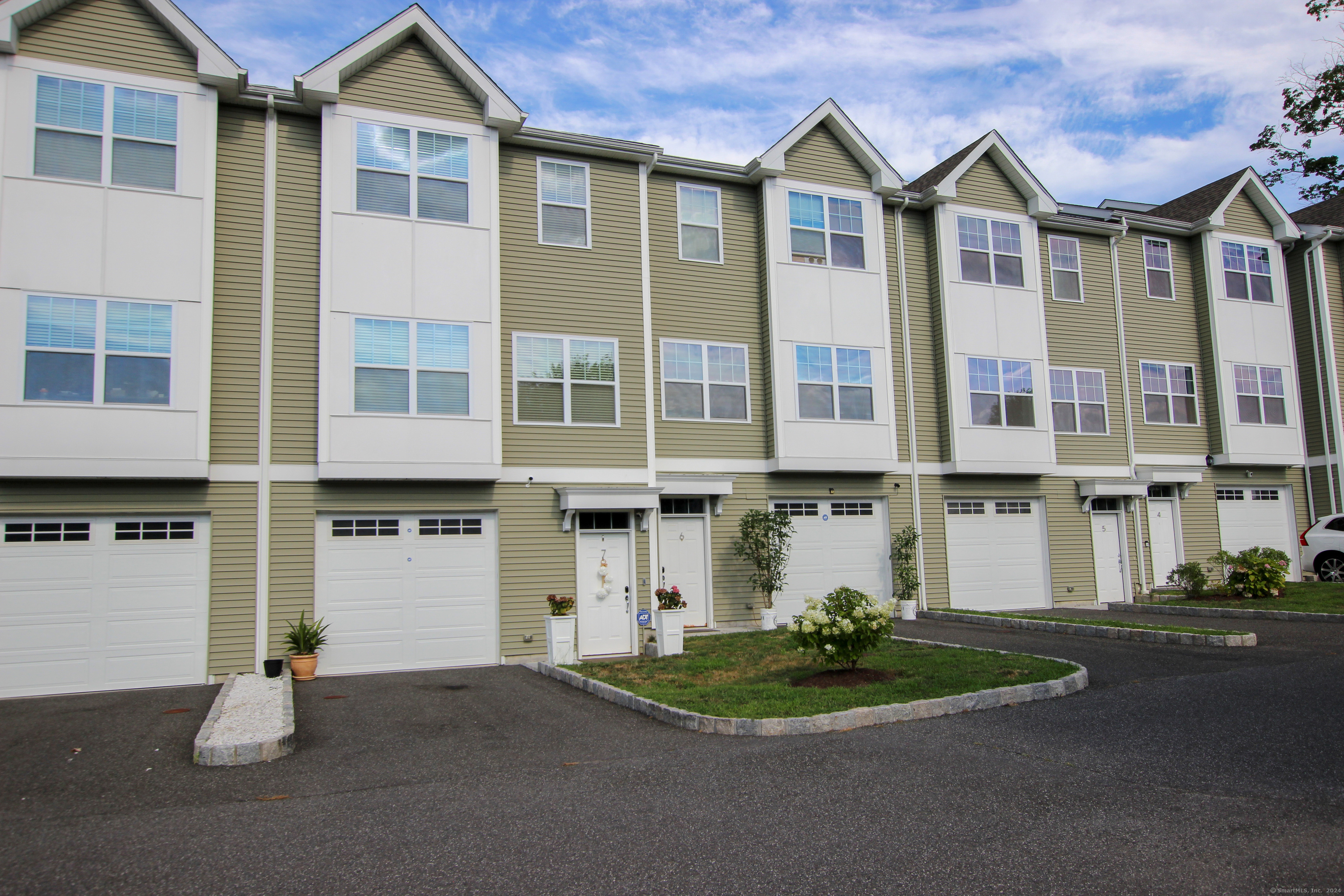 5 Laurel Hill Road, Unit 5 Brookfield, CT 06804 - Photo 3 of 14