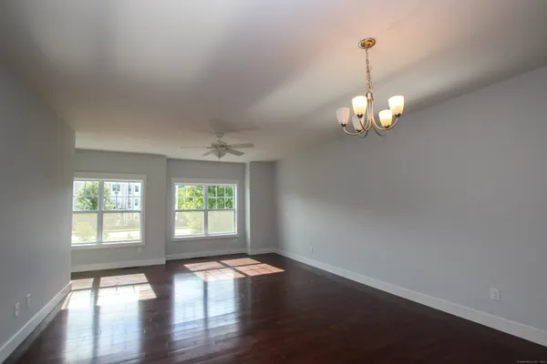 $2,850 | 5 Laurel Hill Road, Unit 5, Brookfield, CT 06804