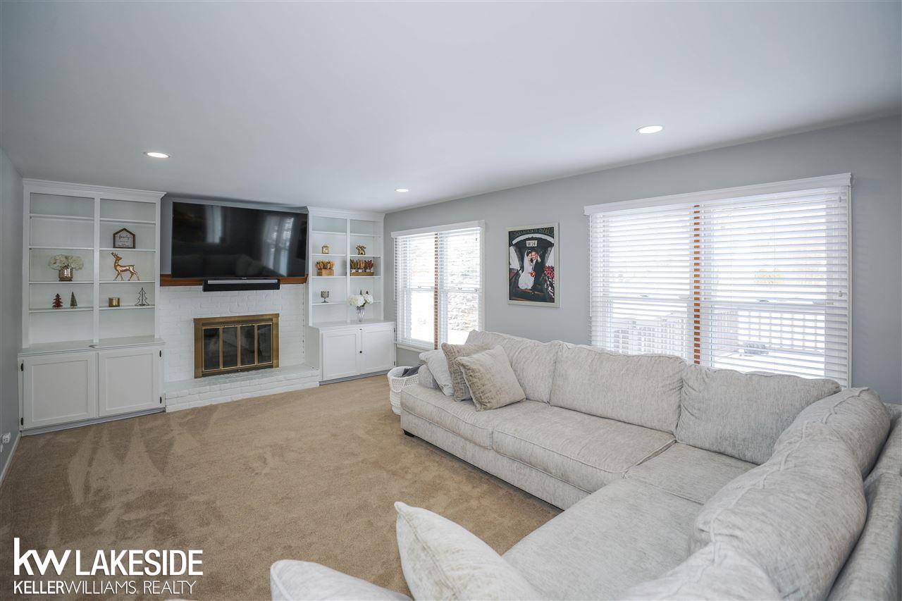 1494 Royal Crescent Street Rochester, MI 48306 - Photo 12 of 37 50065452-11.JPG