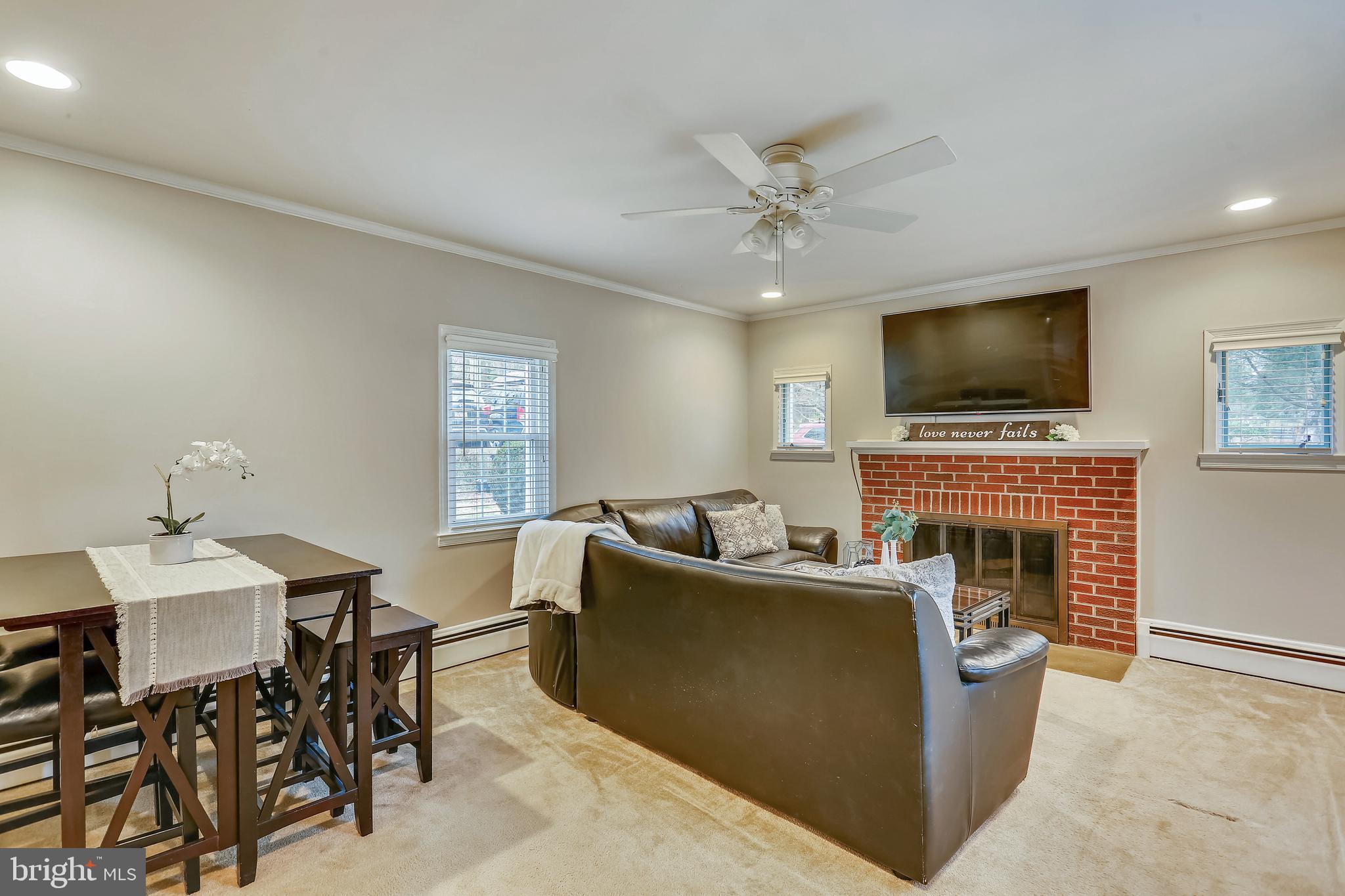18034 Bentley Road Sandy Spring, MD 20860 - Photo 8 of 44 Family Room