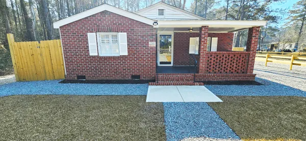 $2,050 | 7691 North Highway 17, Awendaw, SC 29429