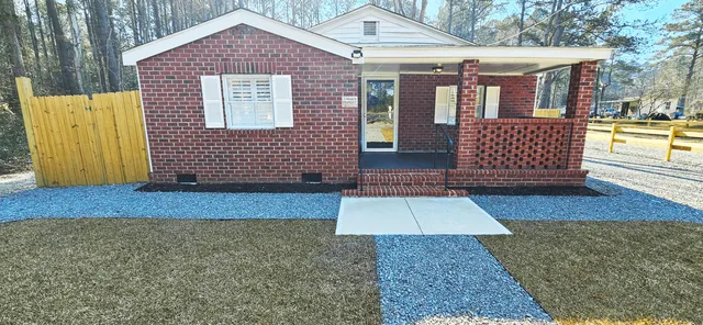 $2,250 | 7691 North Highway 17, Awendaw, SC 29429