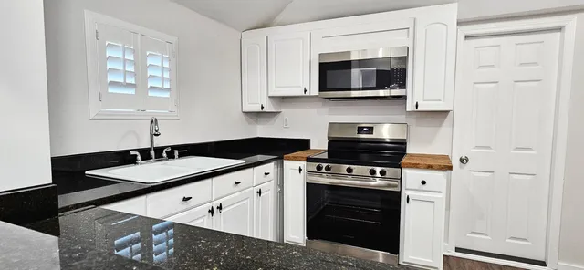 $2,250 | 7691 North Highway 17, Awendaw, SC 29429