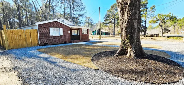 $2,050 | 7691 North Highway 17, Awendaw, SC 29429