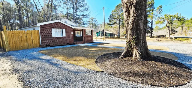 $2,250 | 7691 North Highway 17, Awendaw, SC 29429
