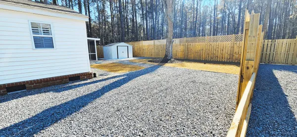 $2,050 | 7691 North Highway 17, Awendaw, SC 29429