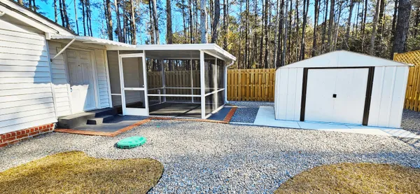 $2,050 | 7691 North Highway 17, Awendaw, SC 29429