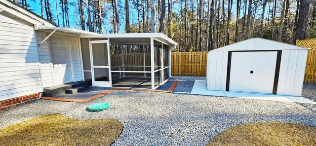 $2,250 | 7691 North Highway 17, Awendaw, SC 29429