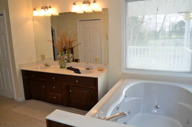 1448 Phillips Road Lebanon, TN 37087 - Photo 7 of 12 BATH HAS WHIRLPOOL TUB