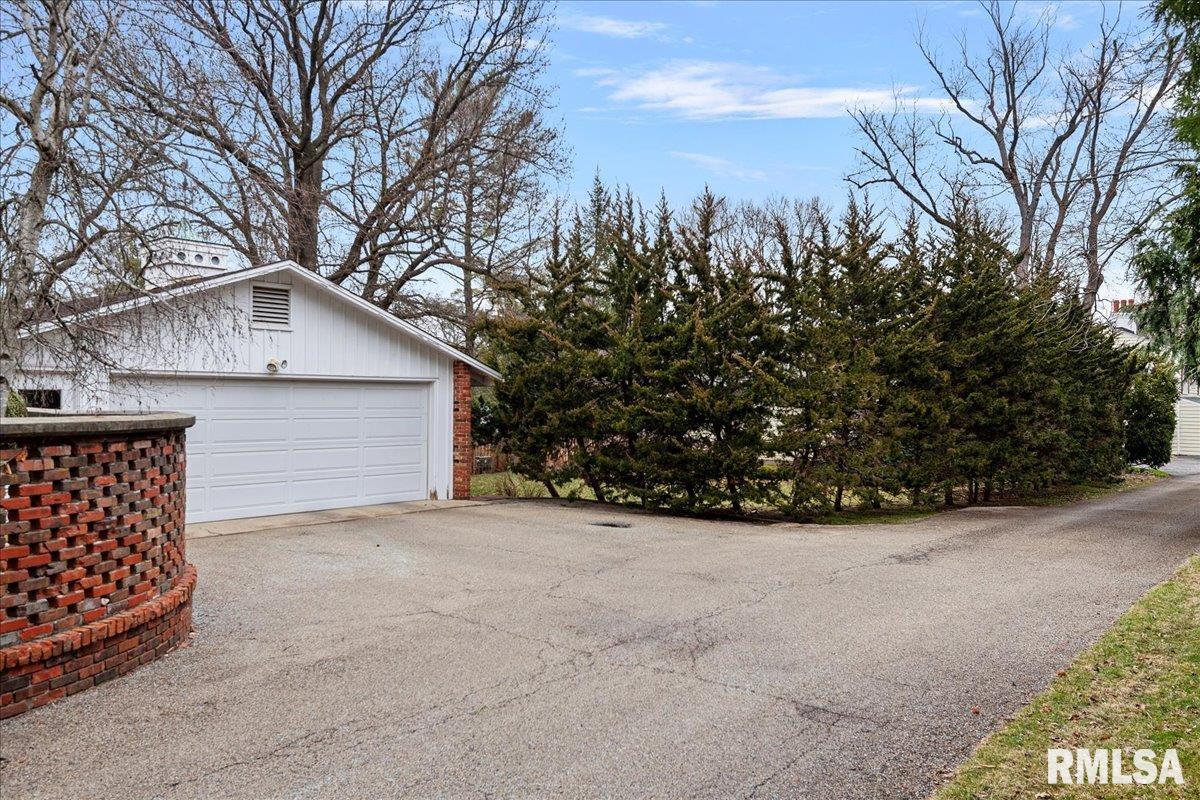 1776 Chatham Road Springfield, IL 62704 - Photo 74 of 92