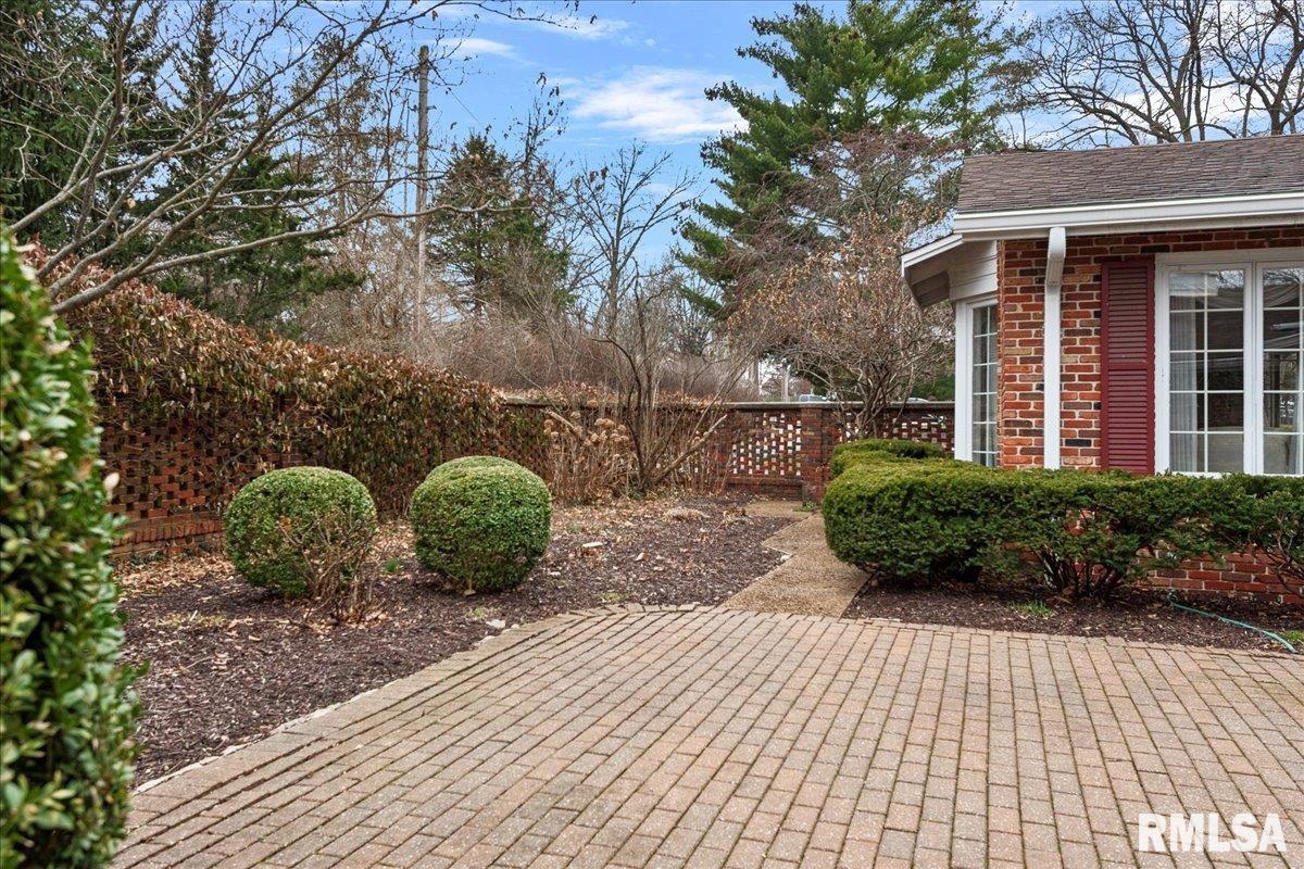 1776 Chatham Road Springfield, IL 62704 - Photo 77 of 92