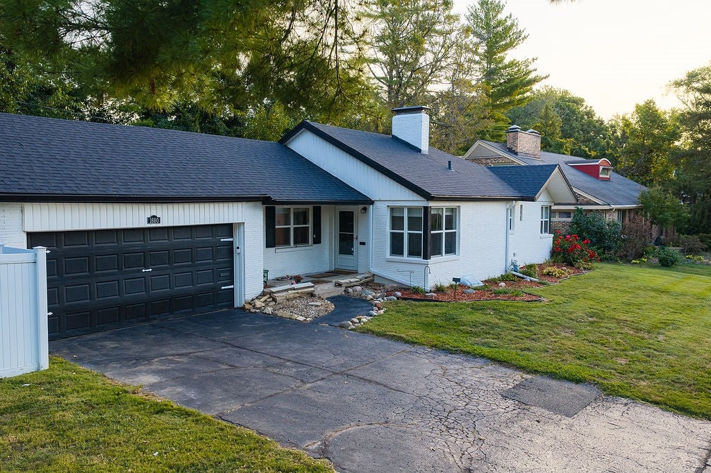 1680 West William Street Decatur, IL 62522 - Photo 3 of 27 Gallery Image 3