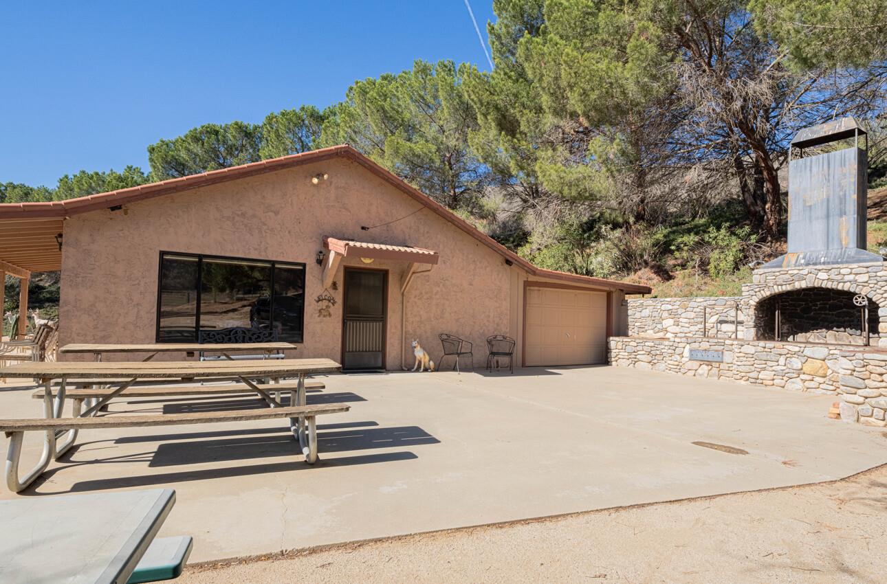 33900 Fabry Road Soledad, CA 93960 - Photo 22 of 34 a view of a house with a patio