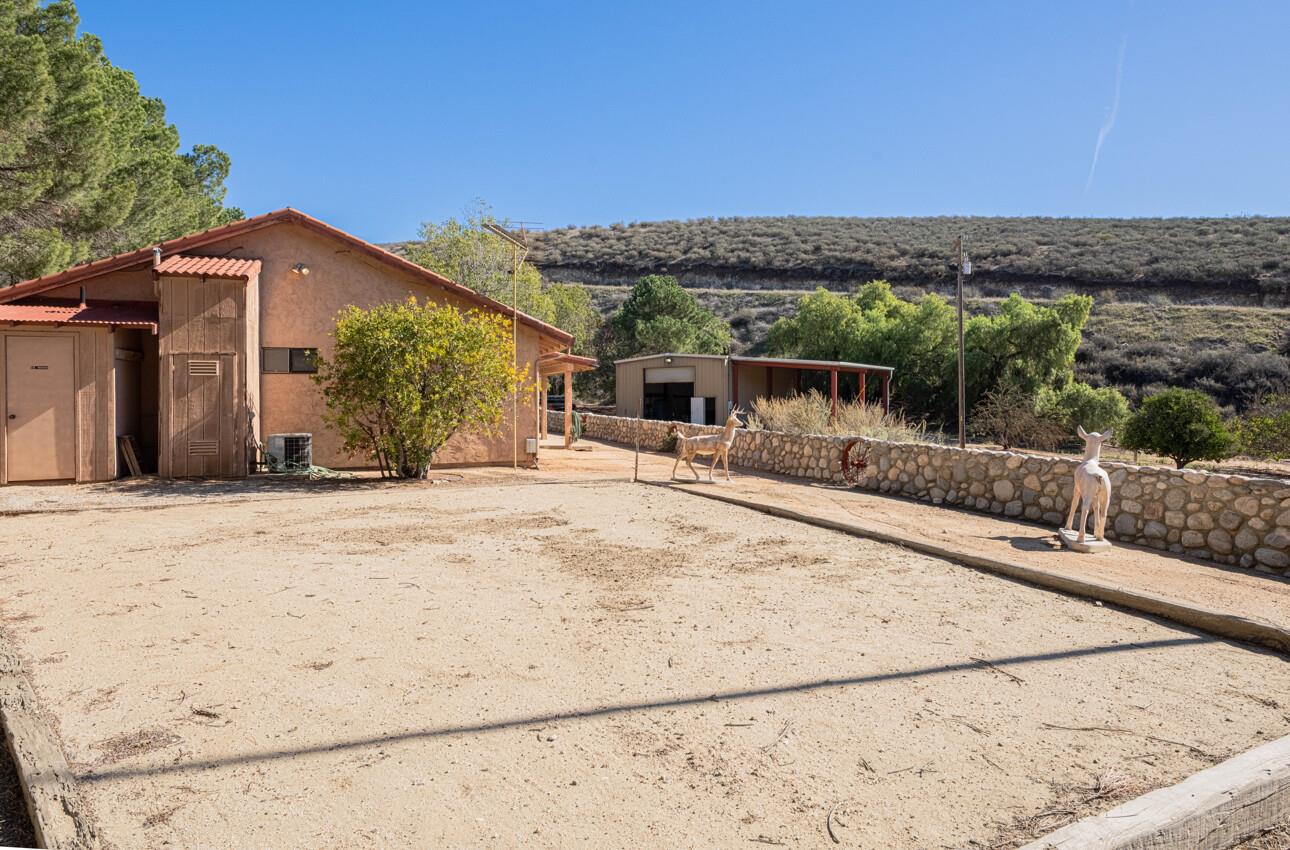 33900 Fabry Road Soledad, CA 93960 - Photo 25 of 34 a view of a house with a outdoor space