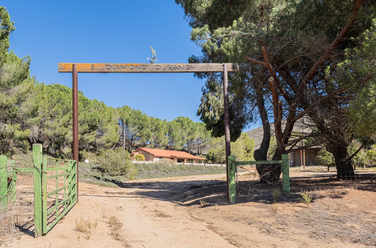 33900 Fabry Road Soledad, CA 93960 - Photo 32 of 34 a view of a street with houses