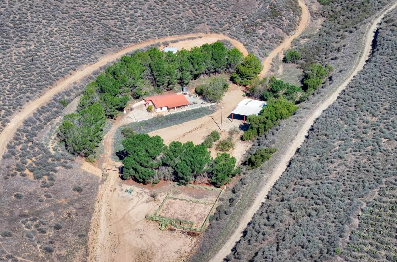 33900 Fabry Road Soledad, CA 93960 - Photo 4 of 34 a view of a garden with pathway