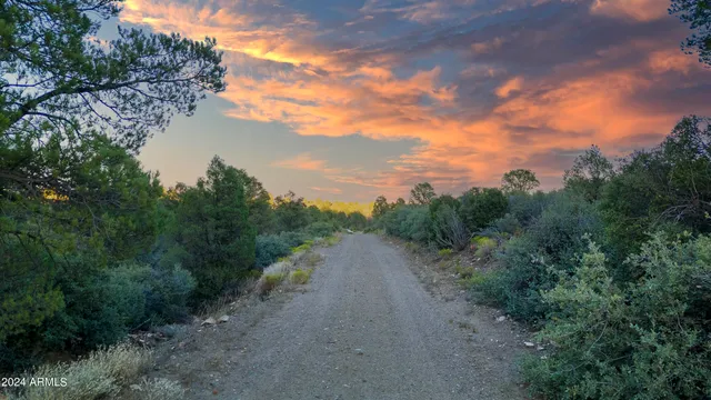 $270,000 | -xx Xx Big Sky Drive, Unit 1B, Kirkland, AZ 86332