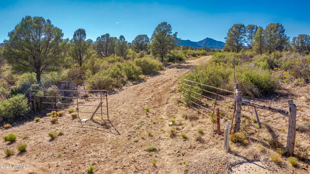 $270,000 | -xx Xx Big Sky Drive, Unit 1B, Kirkland, AZ 86332