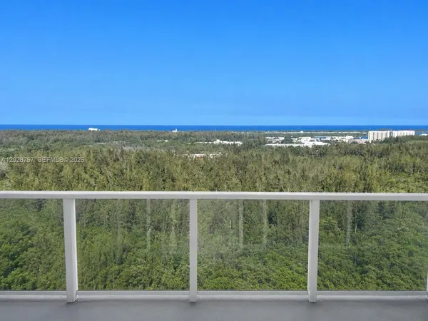 $3,700 | 14951 Royal Oaks Lane, Unit 2002, North Miami, FL 33181