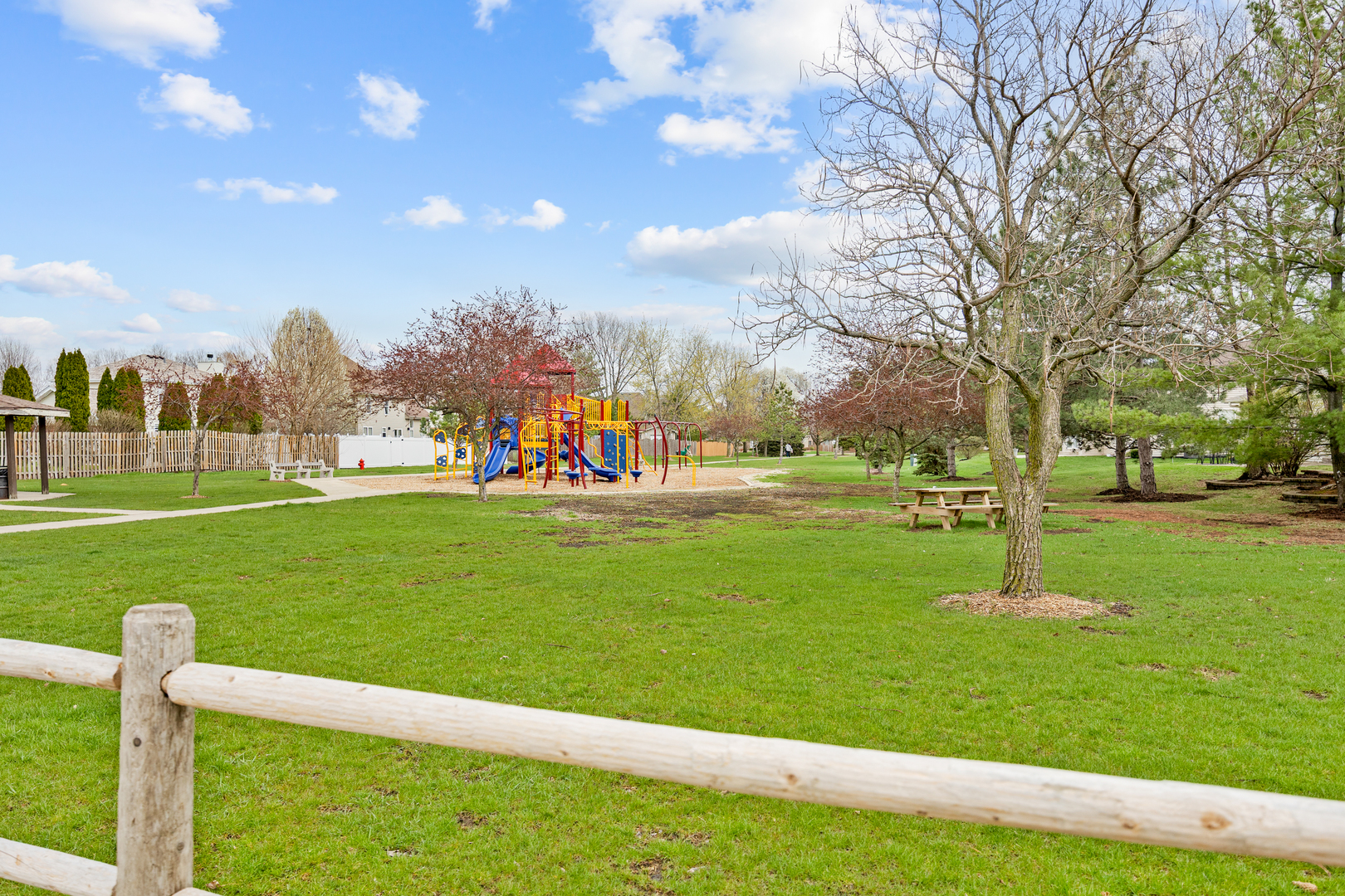 1014 Edinburgh Court Joliet, IL 60431 - Photo 24 of 25 a park view with a fountain