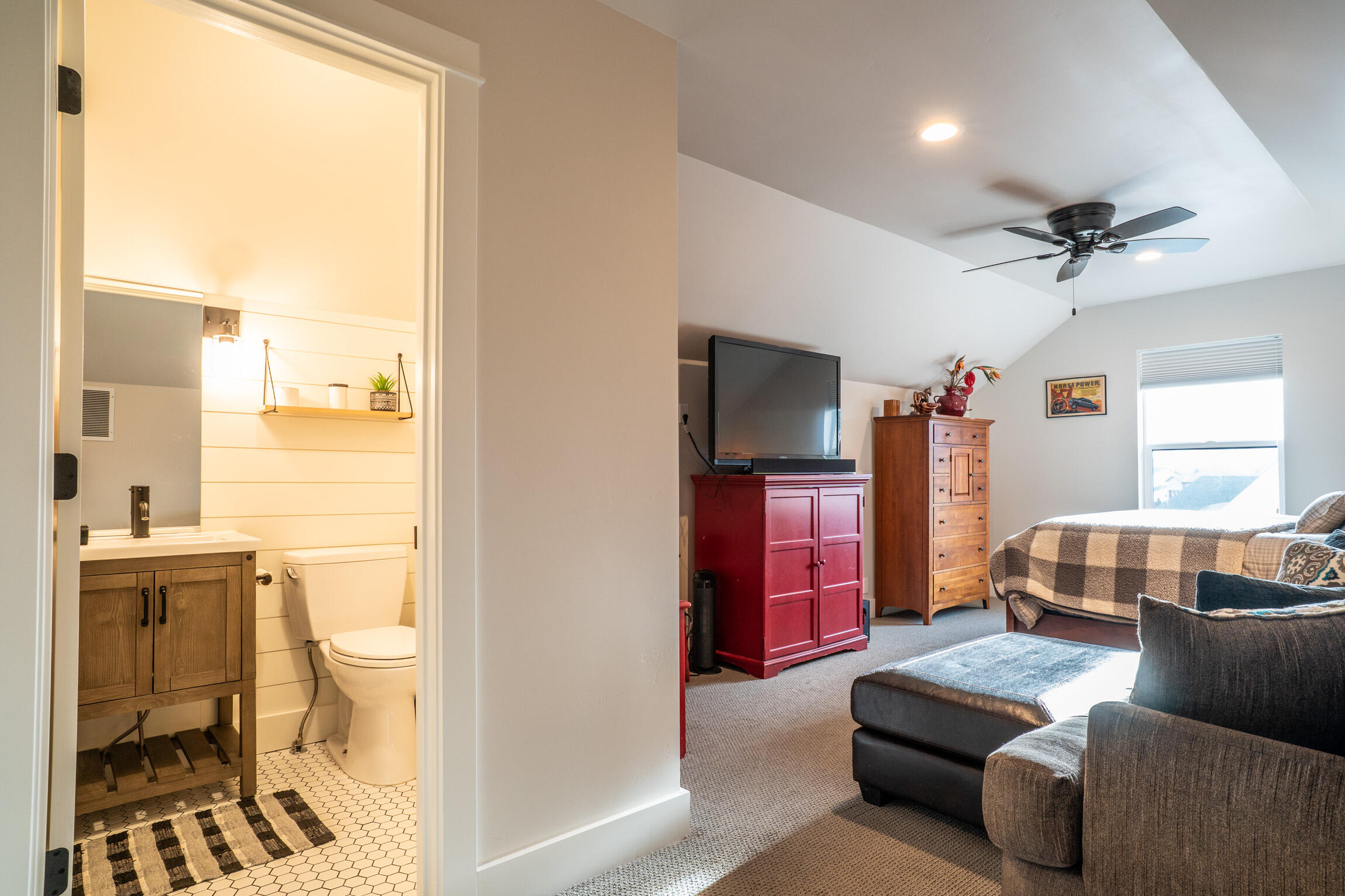 411 Chestnut Loop Bellevue, ID 83313 - Photo 18 of 25 *5 Upstairs Guest Room + Powder