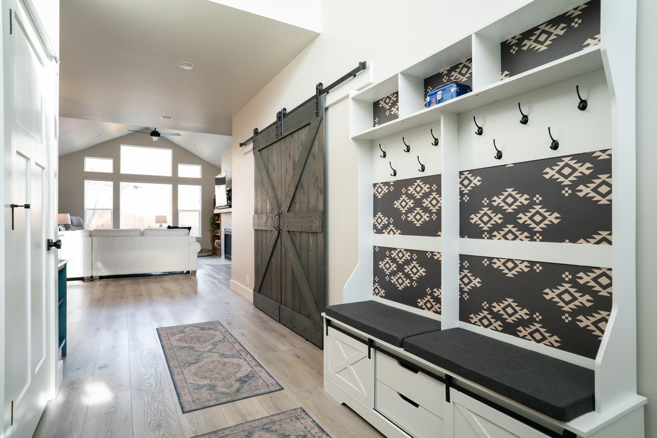 411 Chestnut Loop Bellevue, ID 83313 - Photo 4 of 25 Entrance to Living